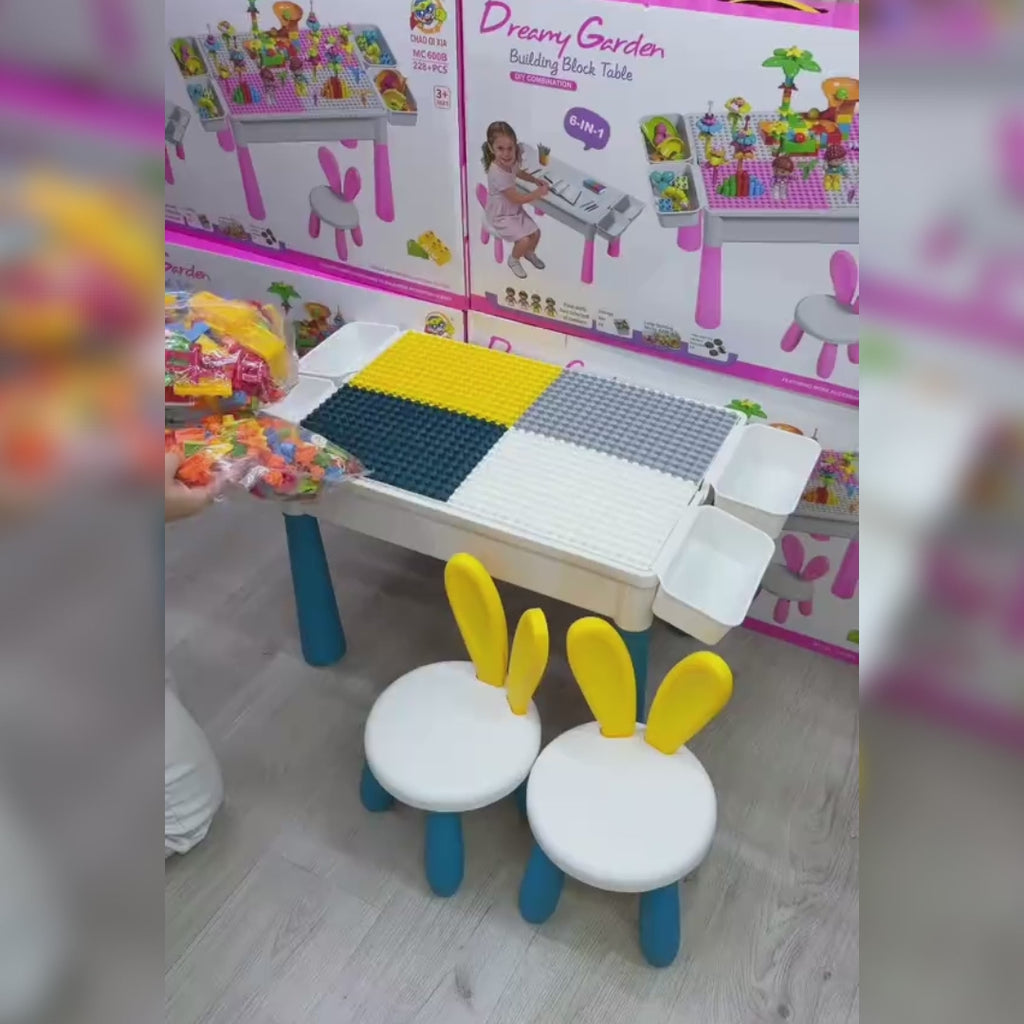 Mesa infantil de bloques de construcción
